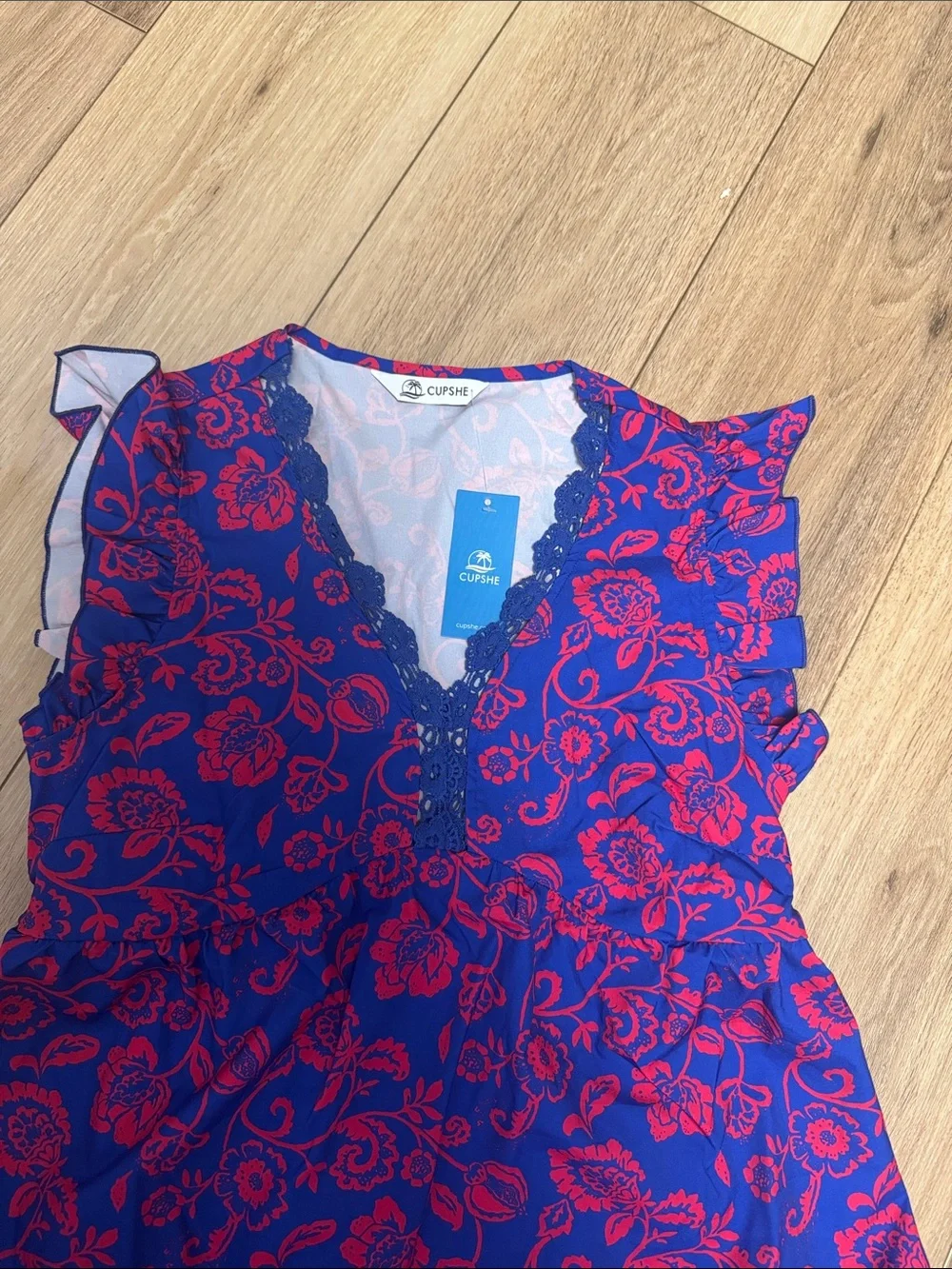 Cupshe NWT S royal blue & fuscia Floral ruffle sleeve crochet neck mini coverup